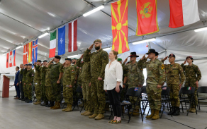 Ceremonie k předání operačního úkolu – vzdání pocty státní vlajce