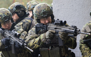 Učili se, jak vstupovat do budovy, ve které se nachází protivník.