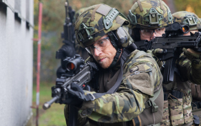 Boj v zastavěné oblasti patří mezi nejnáročnější druhy výcviku.