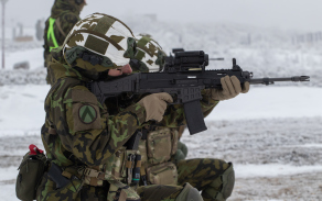 Trénovali střelbu s využitím různých střeleckých poloh, včetně takzvaného vysokého kleku.