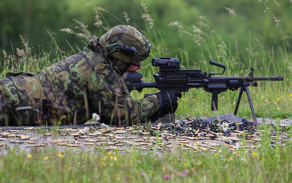 Absolvovali také střelby z kulometů FN MINIMI Mk3.