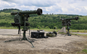 V letech 2020 až 2021 přibyly ke kompletům RBS-70 (vpravo) ve výzbroji strakonického útvaru komplety RBS-70 NG (vlevo), které disponují řadou vylepšení.