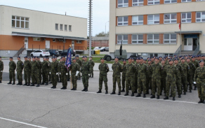 Ze slavnostního nástupu 25. protiletadlového raketového pluku.