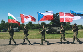 Ze slavnostního ceremoniálu k zahájení cvičení.