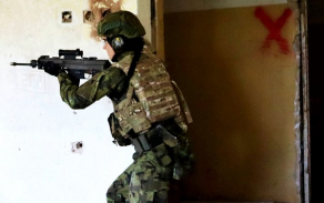 K.D. je zařazena v četě ochrany a obrany