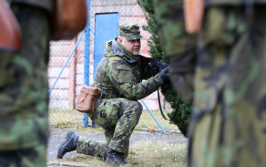 Příslušníci Aktivní zálohy trénovali reakce na různé situace, které mohou nastat při střežení určených objektů nebo míst.