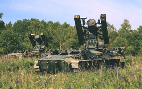 Obsluhy protiletadlových raketových kompletů S-10M2D se zdokonalovaly v zachytávání a ničení vzdušných cílů. 