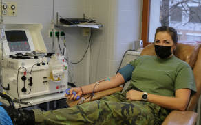 Nadrotmistryně Lucie Kaňuková darovala rekonvalescentní plazmu, která pomůže pacientům s Covid-19.