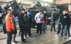 Strakonický útvar připravil ve spolupráci s rekrutéry program, který se zaměřil na představení profese vojenských řidičů a mechaniků. 