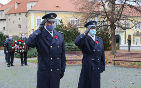 Zástupci strakonického útvaru vzdali hold válečným veteránům.