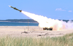 Střelba z protiletadlového raketového komplexu 2K12 KUB.
