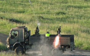 Téměř čtyři desítky raket byly vystřeleny z protiletadlových raketových kompletů S-2M.