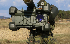 Hlavní zbraň jednotky – protiletadlový raketový komplet RBS-70.
