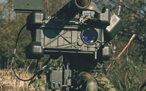 Hlavními zbraňovými systémy úkolového uskupení jsou protiletadlové raketové komplety RBS-70.