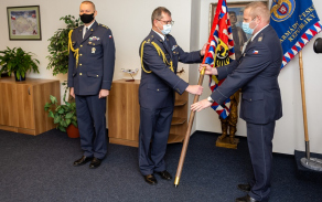 Novým velitelem strakonického útvaru se stal podplukovník Luděk Teger (uprostřed).
