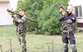 Civilisté se seznámili s trenažérem protiletadlového raketového kompletu S-2M.