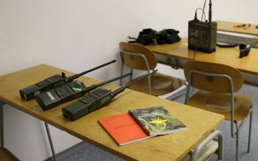 Součástí přípravy na zkoušku bylo i studium odborných předpisů spojovacího vojska.