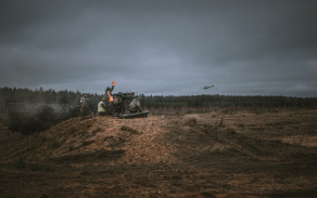 Střelba z protiletadlového raketového kompletu RBS-70.