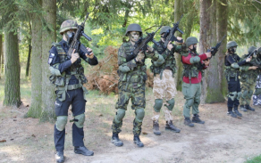 Vyzkoušeli si manipulaci s útočnou puškou CZ 805 BREN.
