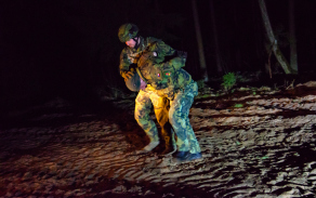 Vojáci zabrousili i do problematiky činnosti S.E.R.E. (Survival Evasion Resistance Extraction), tedy výcviku, který je povinný pro všechny vojáky účastnící se zahraničních operací.