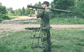 Student Univerzity obrany rotný Jan Formánek si mimo jiné vyzkoušel i manipulaci s protiletadlovým raketovým kompletem S-2M.