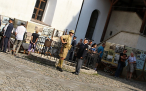 Ze zahájení výstavy Tobrucké krysy na strakonickém hradě.