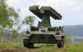 Boj se vzdušným protivníkem procvičovaly i obsluhy protiletadlového raketového kompletu S-10M2D.