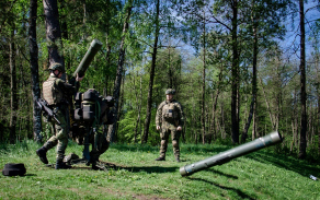 Praktické přezkoušení operátorů: sestavení, sbalení i přebití kompletu RBS-70. Každá část má své přísné časové normy. 