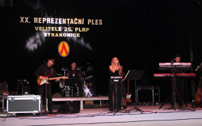 K tanci a poslechu hrála hudební skupina Melodion.