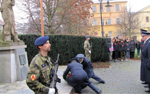 Položení věnce za 25. plrp